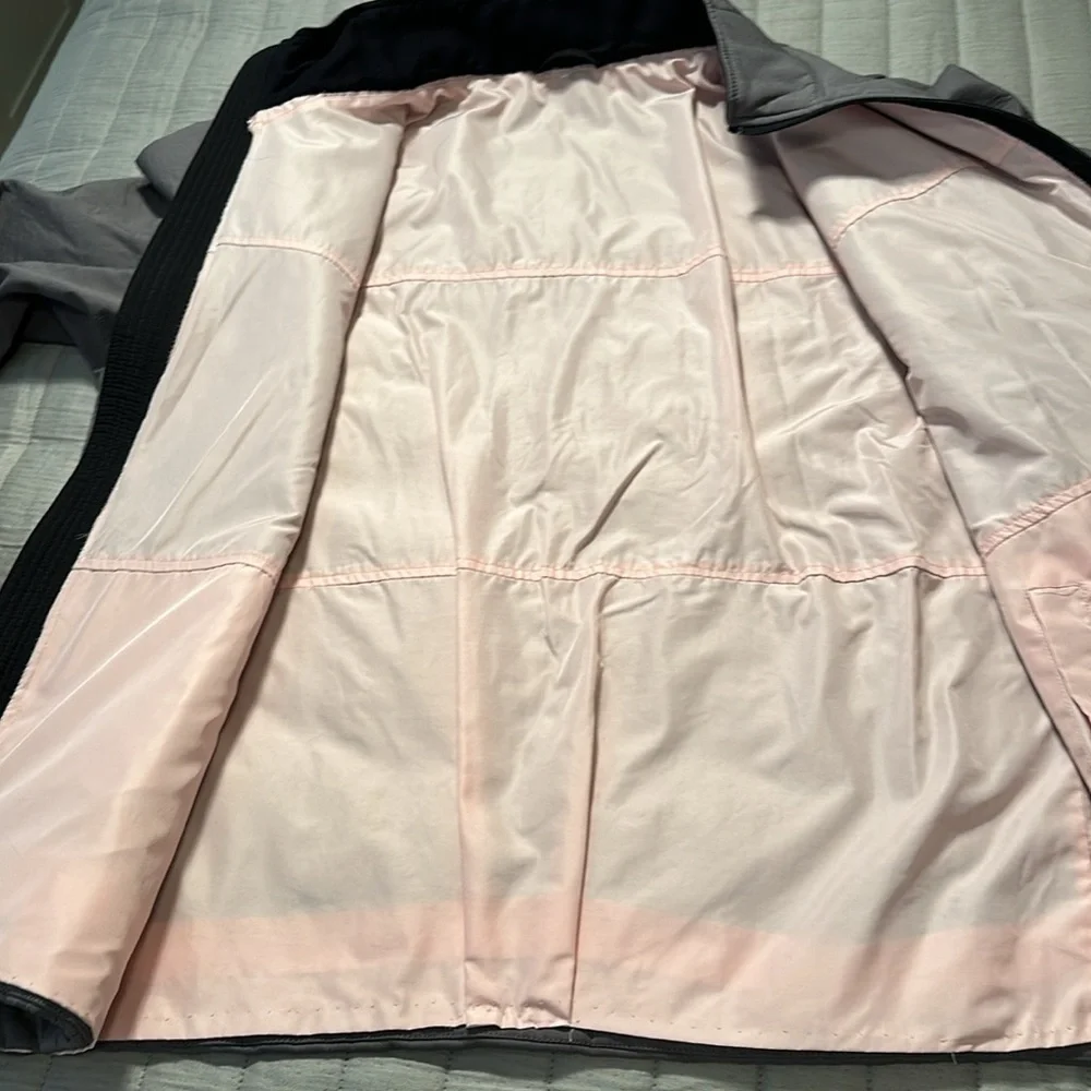 Zine zip front mid-weight coat, size large